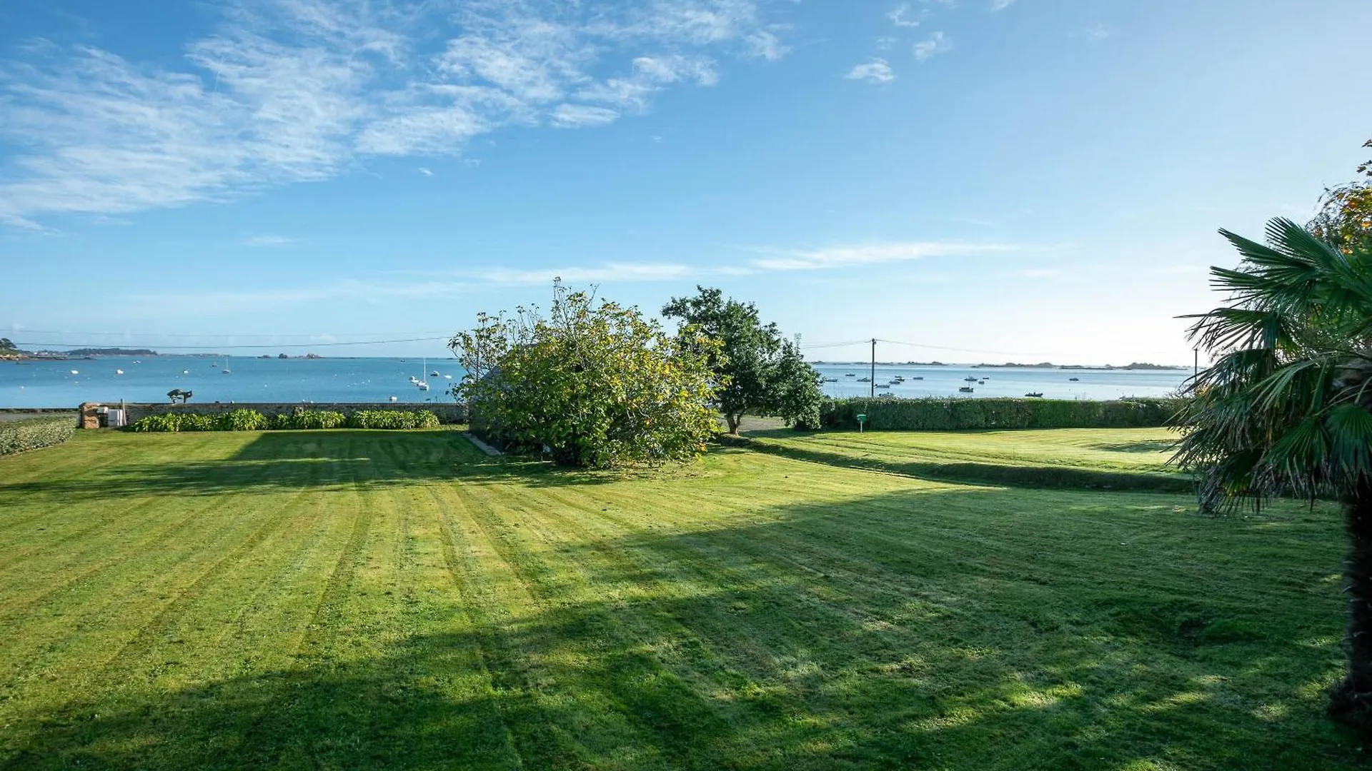 Maison Chevoir Pieds Dans L'Eau Ploubazlanec Holiday home