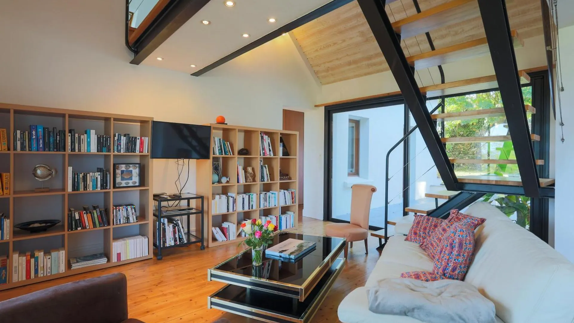 Holiday home Maison Chevoir Pieds Dans L'Eau Ploubazlanec