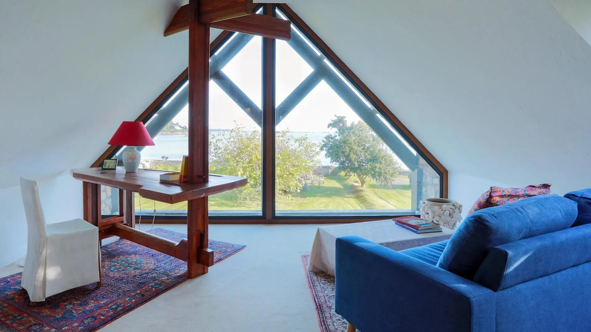 Holiday home Maison Chevoir Pieds Dans L'Eau Ploubazlanec