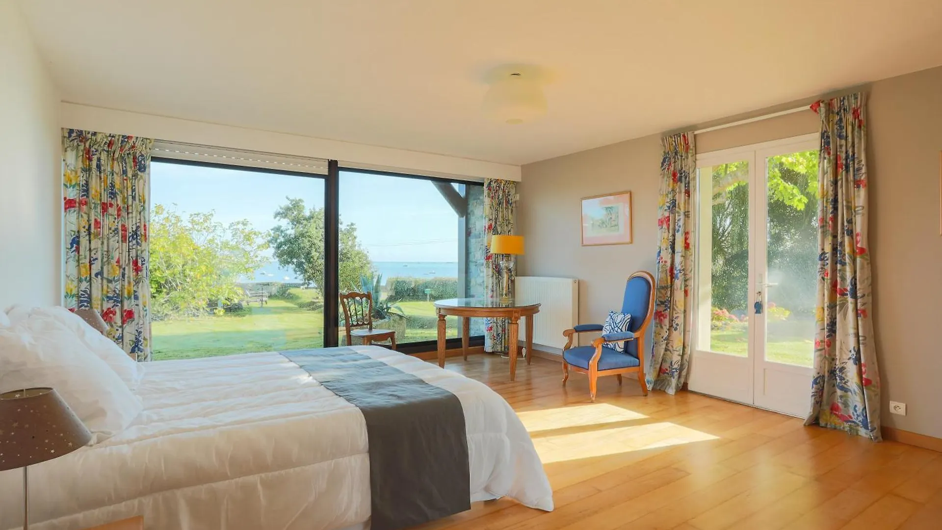 Maison Chevoir Pieds Dans L'Eau Ploubazlanec Holiday home